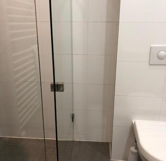 ベッドアンドブレックファースト Amsroom Females Only