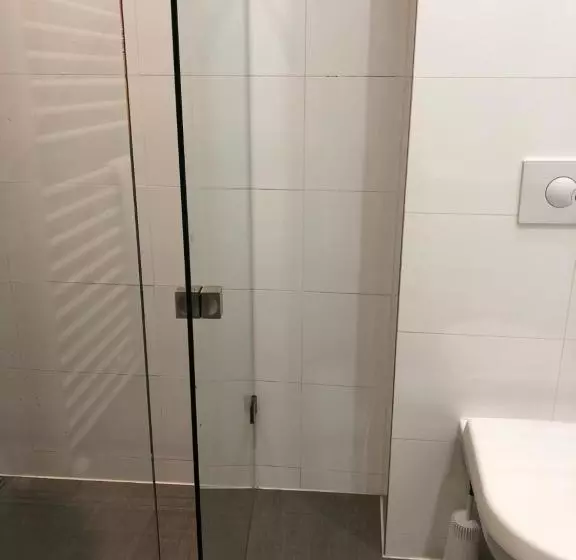 Aamiaismajoitus (B&B) Amsroom  Females Only