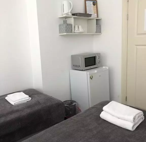 Aamiaismajoitus (B&B) Amsroom  Females Only