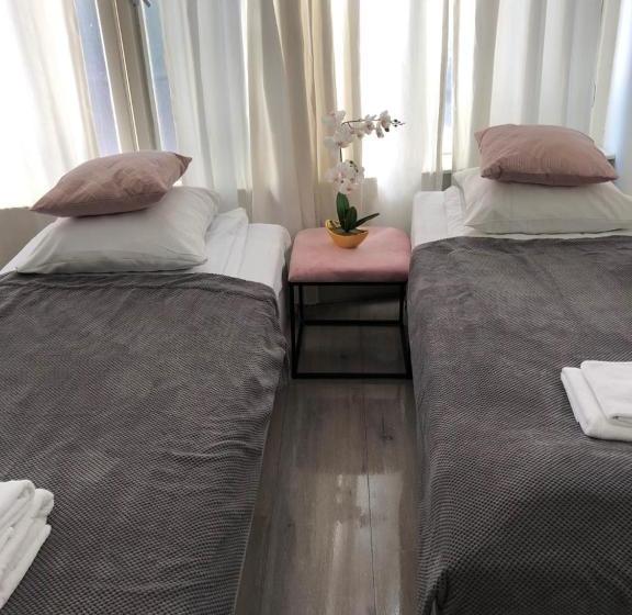 ベッドアンドブレックファースト Amsroom Females Only