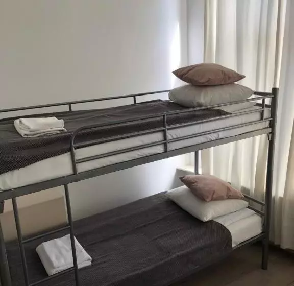 Aamiaismajoitus (B&B) Amsroom  Females Only