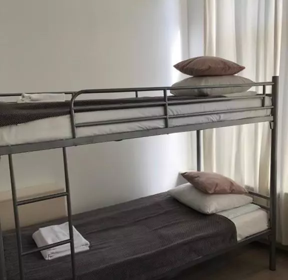 Aamiaismajoitus (B&B) Amsroom  Females Only