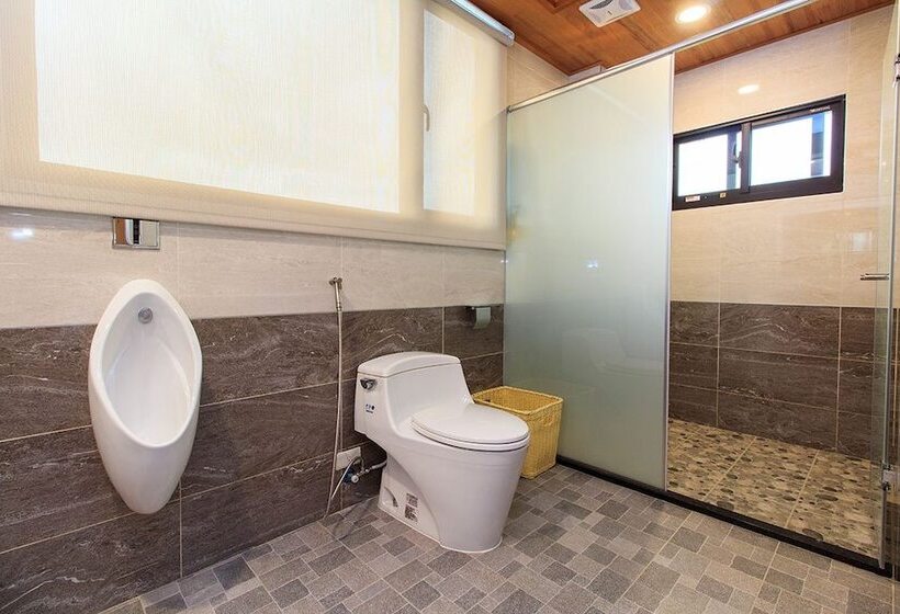 تختخواب و صبحانه Urban Oasis Inn