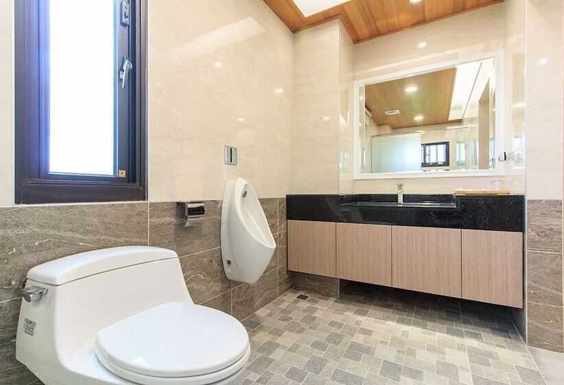 تختخواب و صبحانه Urban Oasis Inn