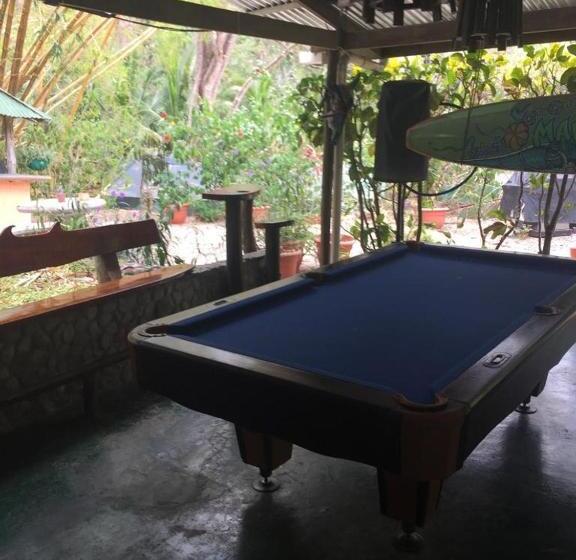 فندق Mal Pais Surf Camp