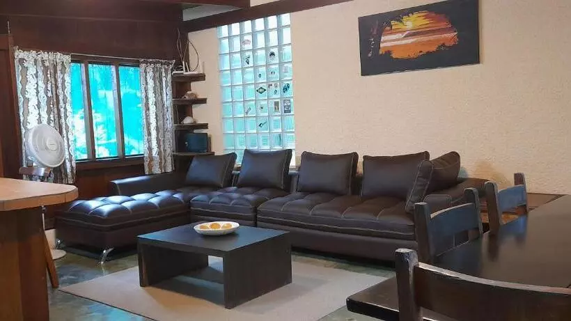 Hotelli Mal Pais Surf Camp