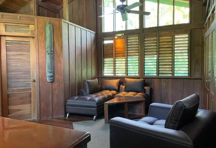 Hotelli Mal Pais Surf Camp