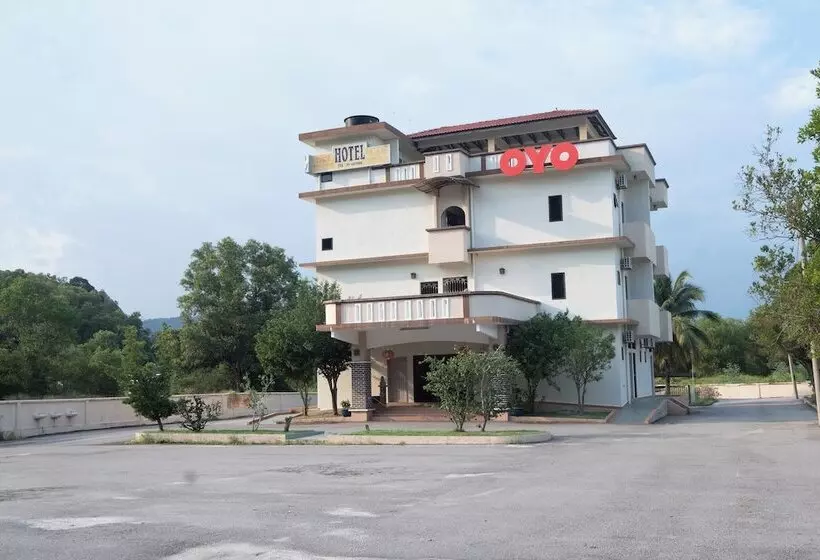 هتل O Lumut Villa Inn