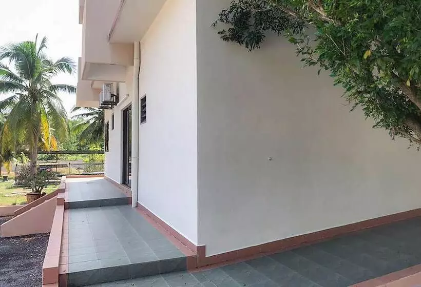 هتل O Lumut Villa Inn