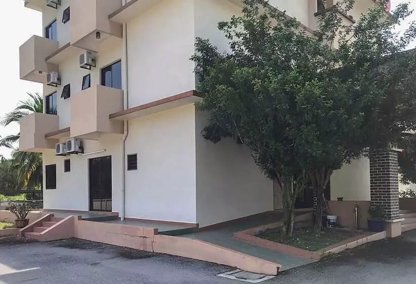 هتل O Lumut Villa Inn