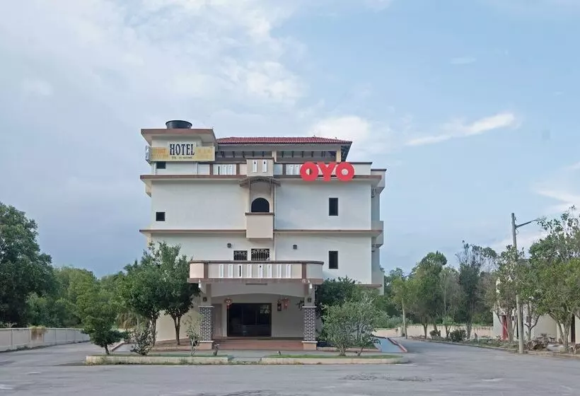 هتل O Lumut Villa Inn