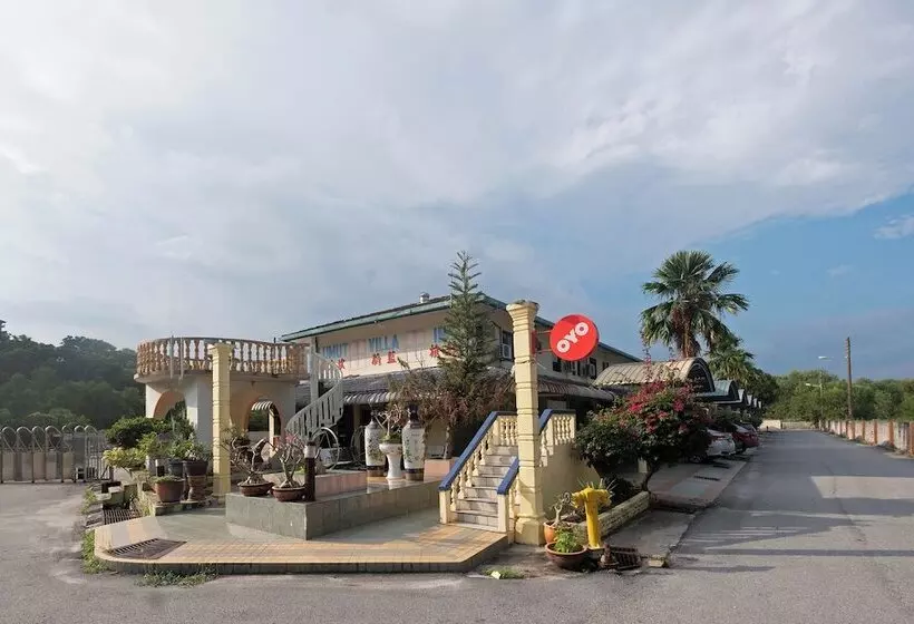 هتل O Lumut Villa Inn