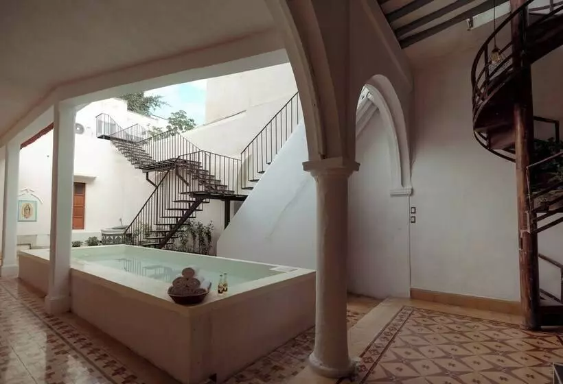 هتل Boutique Casa Jade