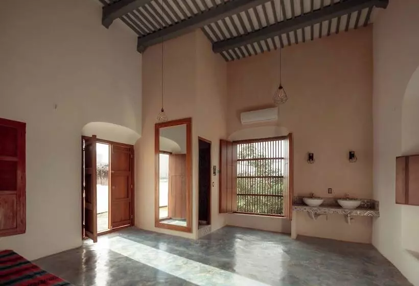 هتل Boutique Casa Jade