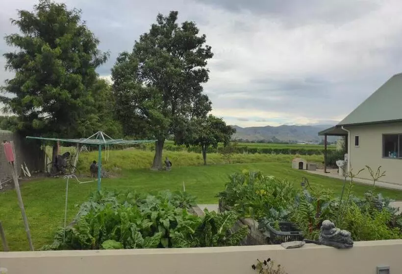 تختخواب و صبحانه Gmh Home Stay