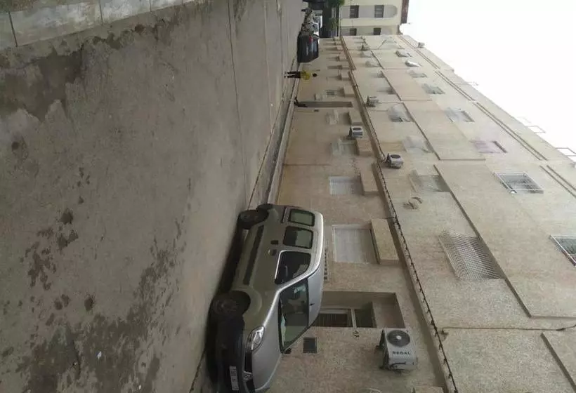 تختخواب و صبحانه Saqi Appartement