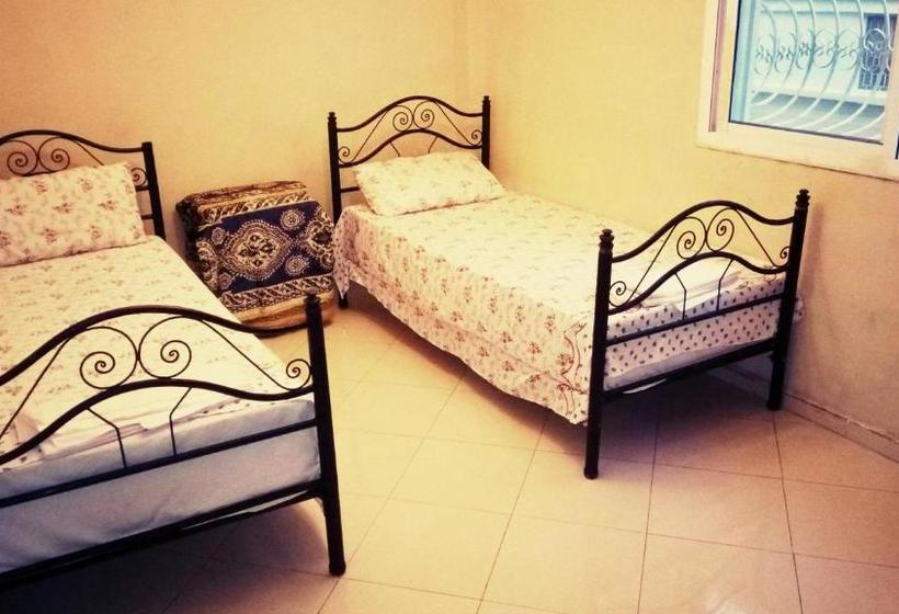 تختخواب و صبحانه Saqi Appartement