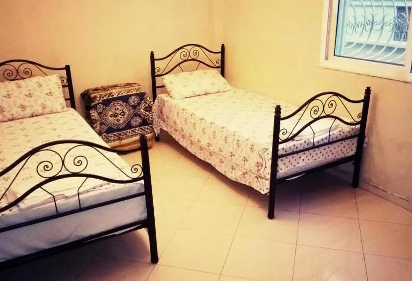 تختخواب و صبحانه Saqi Appartement