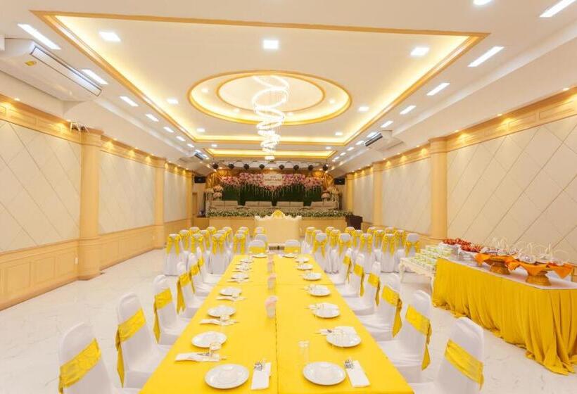 ホテル Chokdee Place