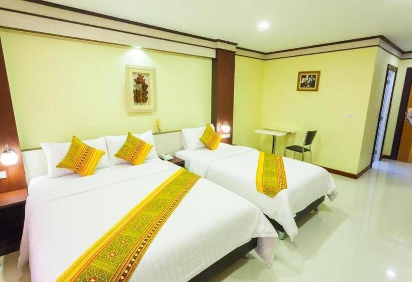 ホテル Chokdee Place