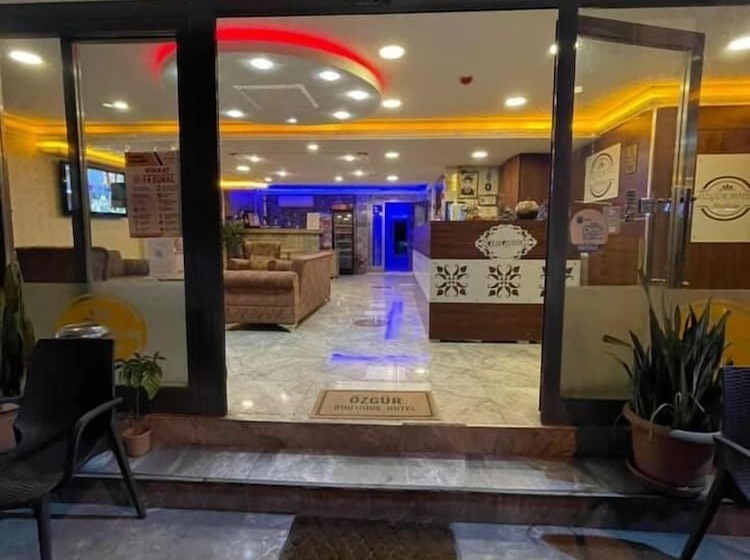 هتل Ozgur