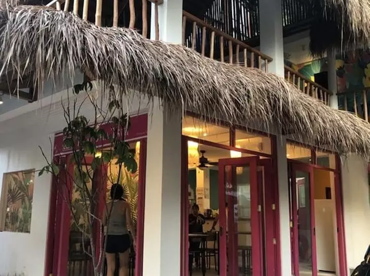 Way Shack Hostel