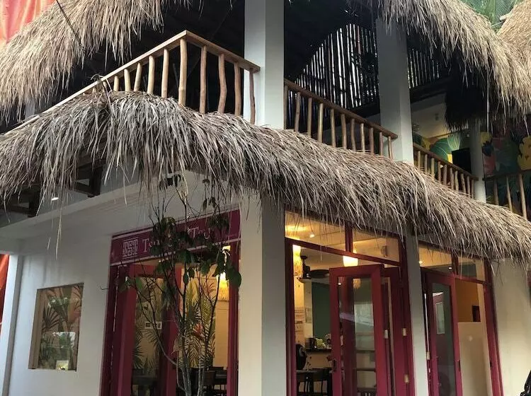 Way Shack Hostel