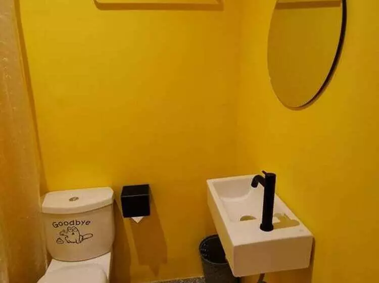 Way Shack Hostel