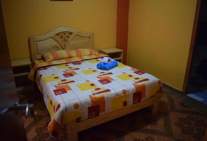 הוסטל Caroline Lodging