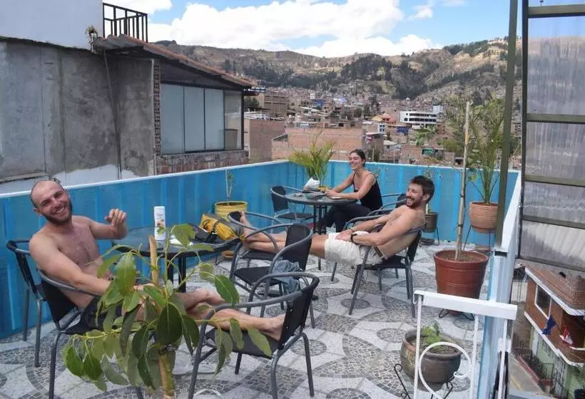 هاستل Caroline Lodging