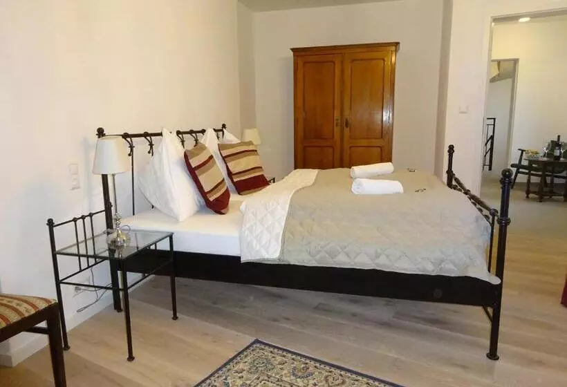 Aamiaismajoitus (B&B) Widhof   Check In Im Hotel Nibelungenhof