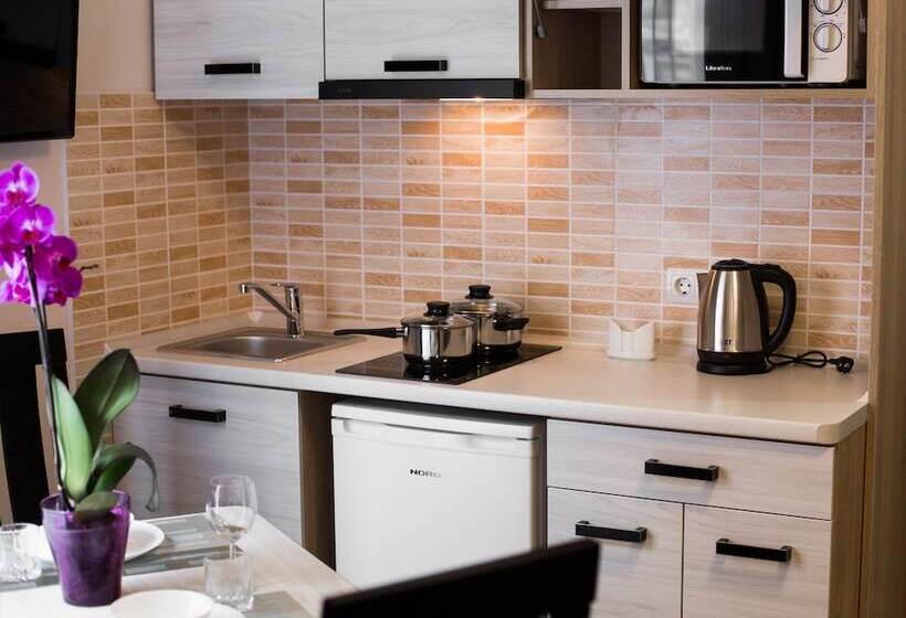 هتل Antares Apart