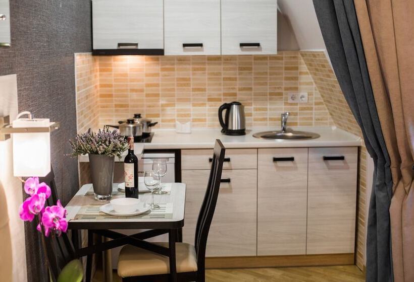 هتل Antares Apart