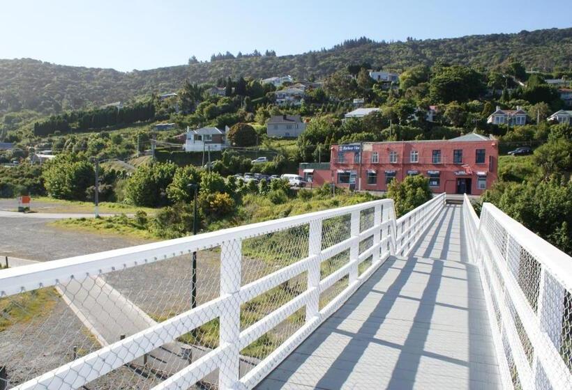 هتل Harbourview Stadium