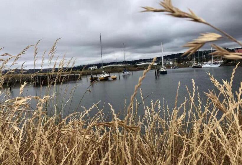 هتل Harbourview Stadium