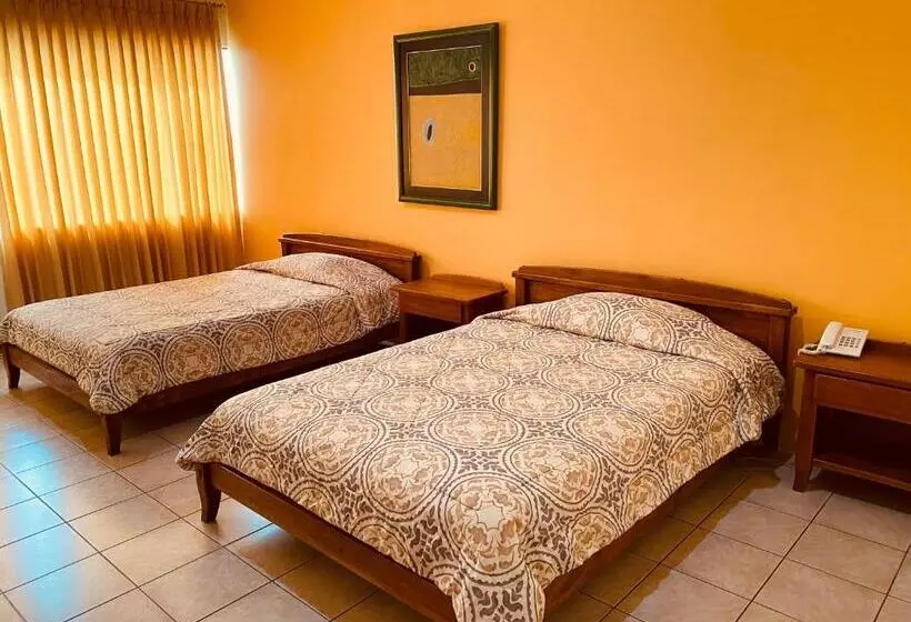 Hotelli Hostal Solar Del Puerto