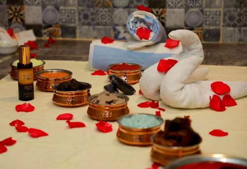 هتل Loumage Suites And Spa