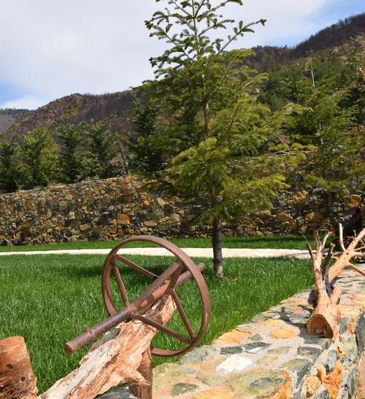 هتل Sofra E Shpatit