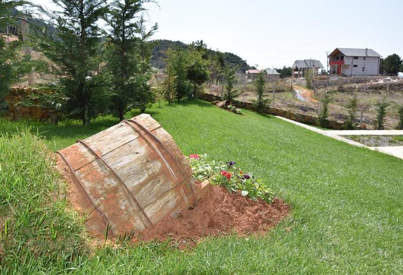 هتل Sofra E Shpatit