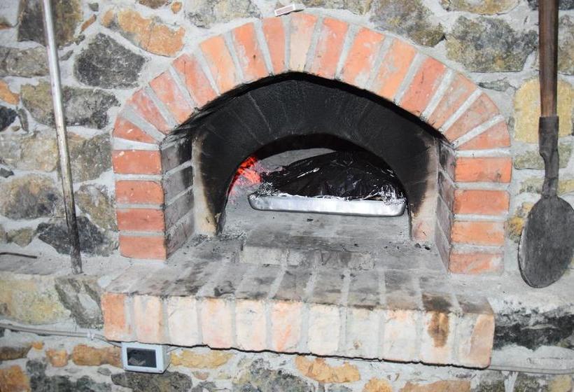 هتل Sofra E Shpatit