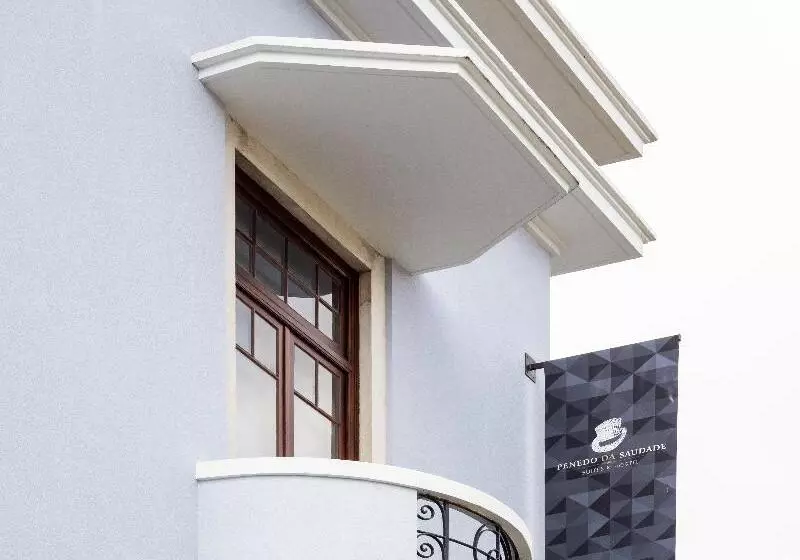 Penedo Da Saudade Suites & Hostel