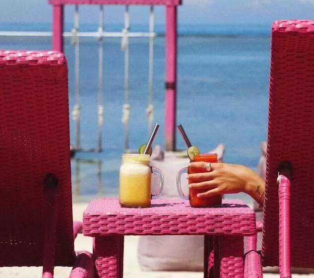 استراحتگاه Pinkcoco Gili Air   Constant Surprises & For Cool Adults Only