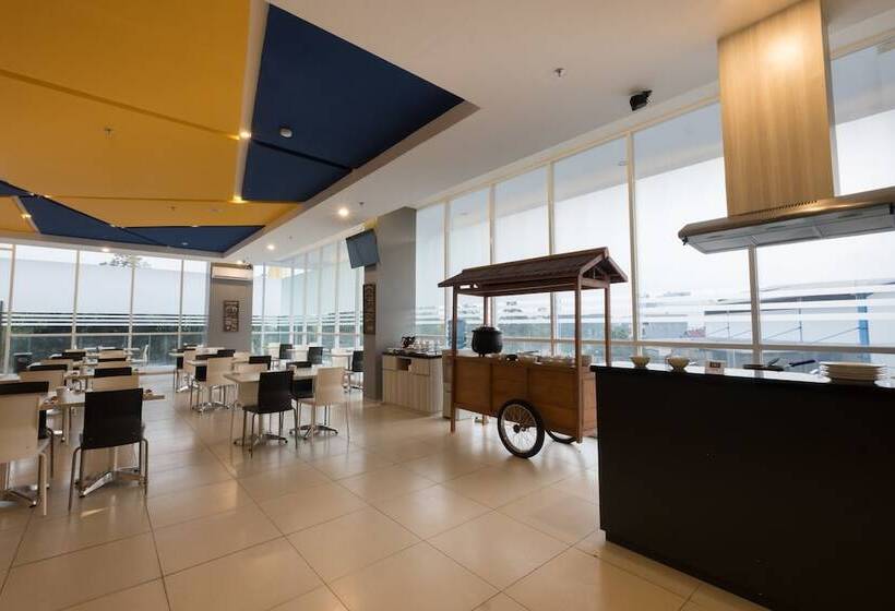 فندق 88 Bekasi By Wh