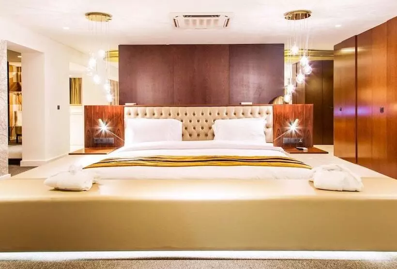 Grand Plaza Hotel Nampula