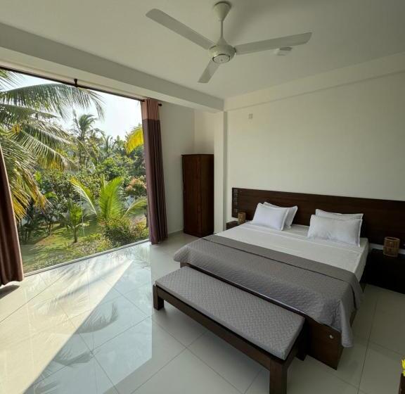 Shades Hotel & Villa