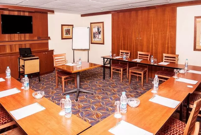 ホテル Stayeasy Pretoria