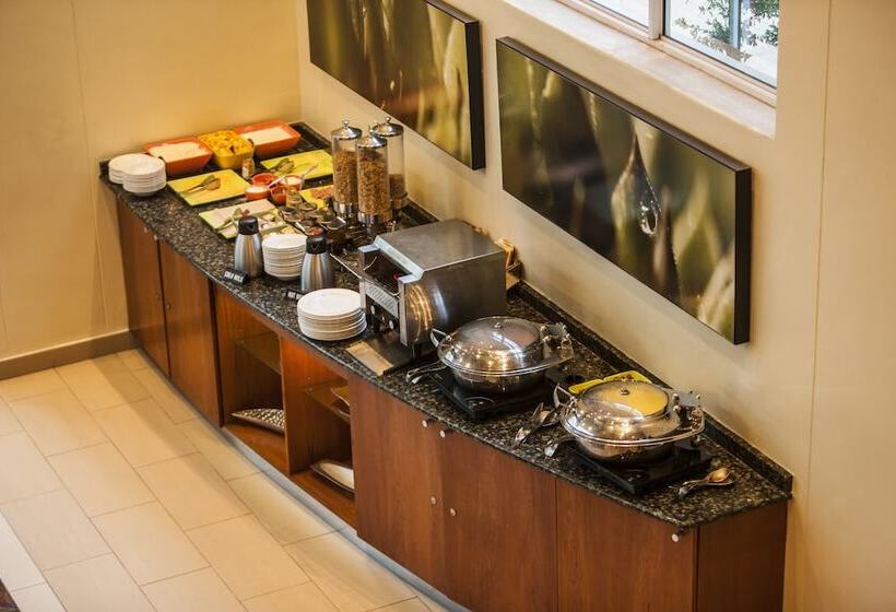 فندق Stayeasy Pretoria