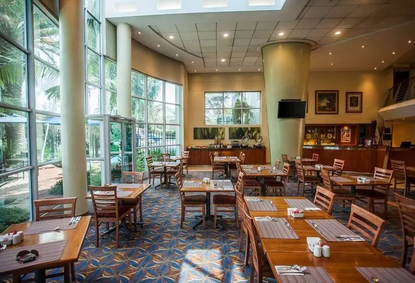 ホテル Stayeasy Pretoria