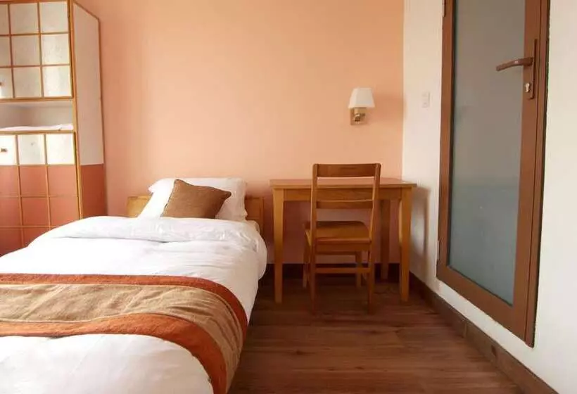 تختخواب و صبحانه Homestay Nepal