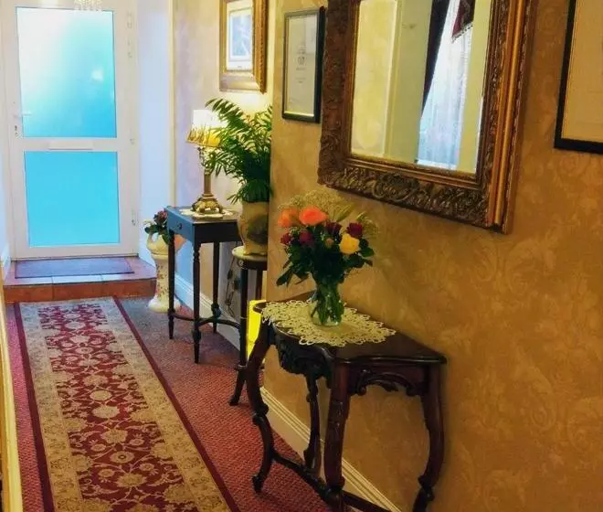 ベッドアンドブレックファースト Inishross House